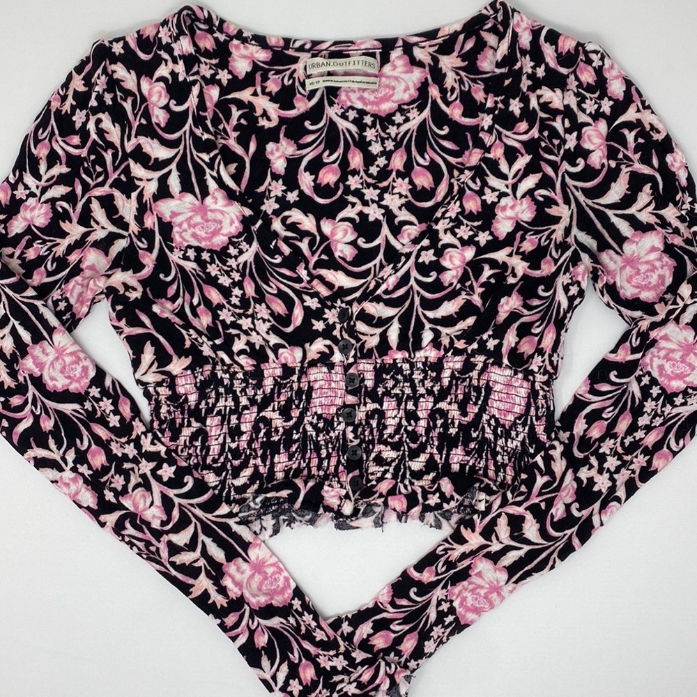 UO Cropped Long Sleeve Shirt